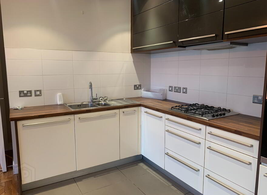 Unit 5.20, The Arc, Queens Road, Belfast, BT3 9FE