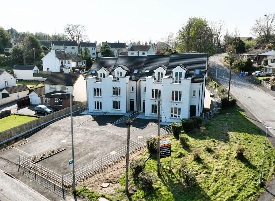 Rossole View, Sligo Road, Enniskillen, BT74 7JZ photo