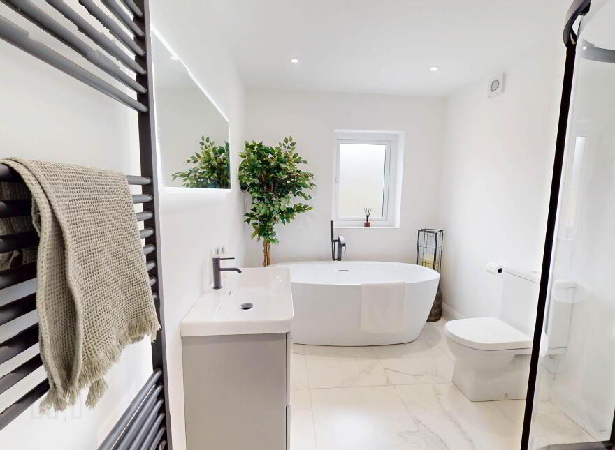 Rossole View, Sligo Road, Enniskillen, BT74 7JZ