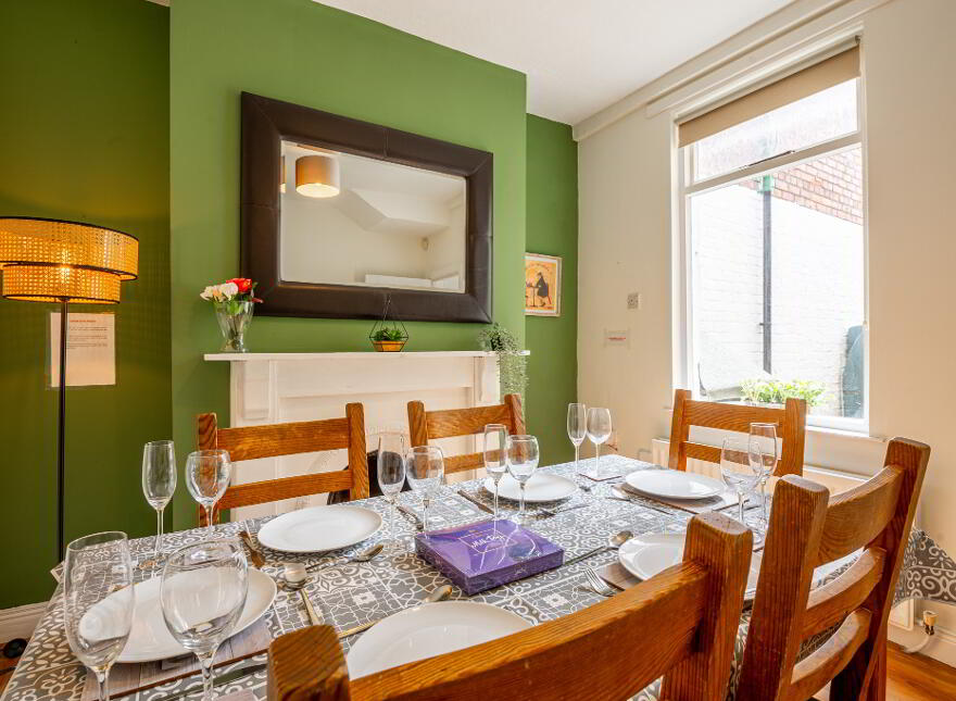 243 Ravenhill Avenue, Belfast, BT6 8LF