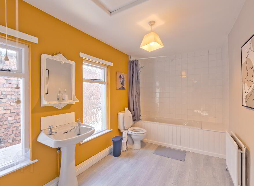 243 Ravenhill Avenue, Belfast, BT6 8LF