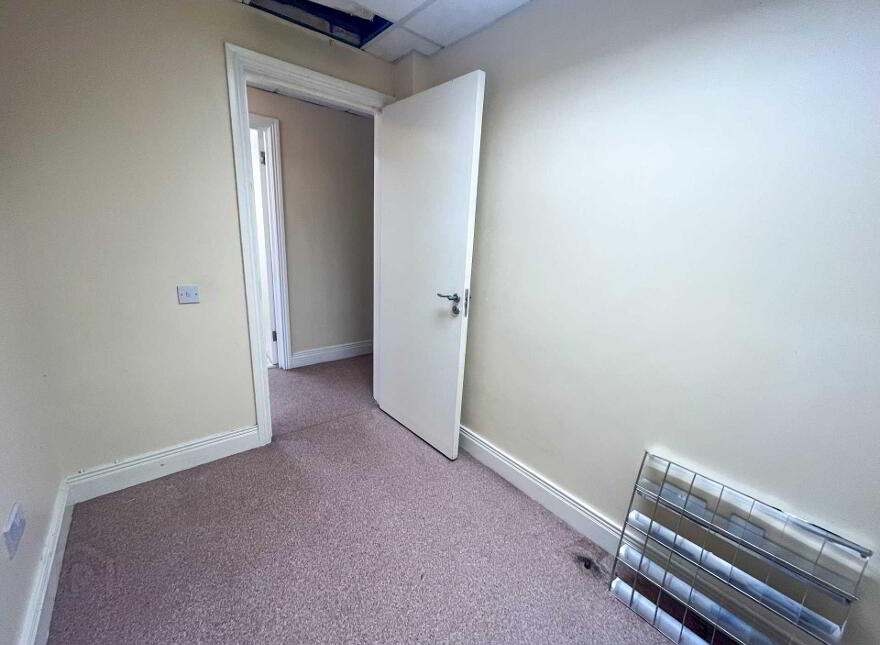 Main Street, Lifford, F93HY1K