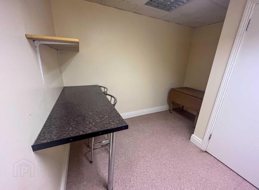 Main Street, Lifford, F93HY1K