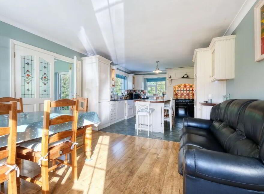 Riverside House, Clonmore, Killashee, N39VP46