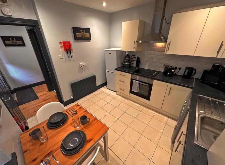 Apartment For Rent, 38 Lawrence St, Belfast, BT7 1LF