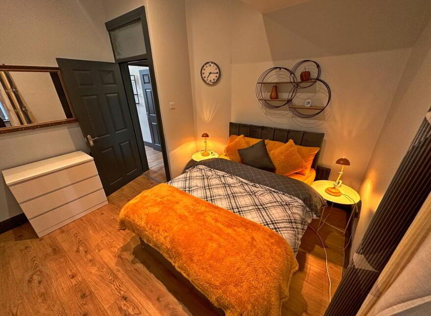 Apartment For Rent, 38 Lawrence St, Belfast, BT7 1LF