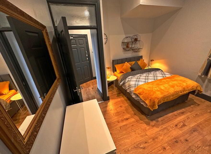 Apartment For Rent, 38 Lawrence St, Belfast, BT7 1LF