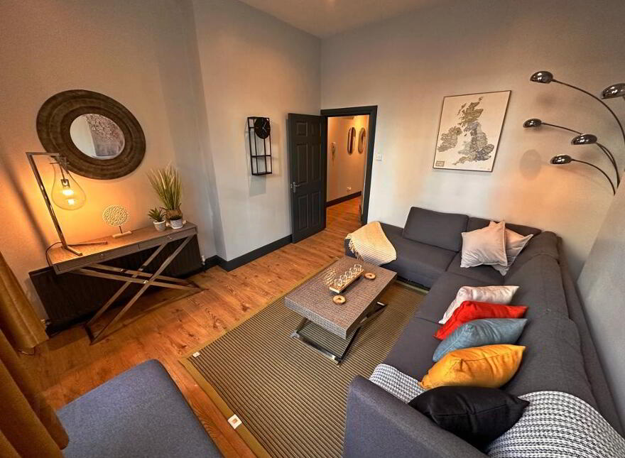 Apartment For Rent, 38 Lawrence St, Belfast, BT7 1LF