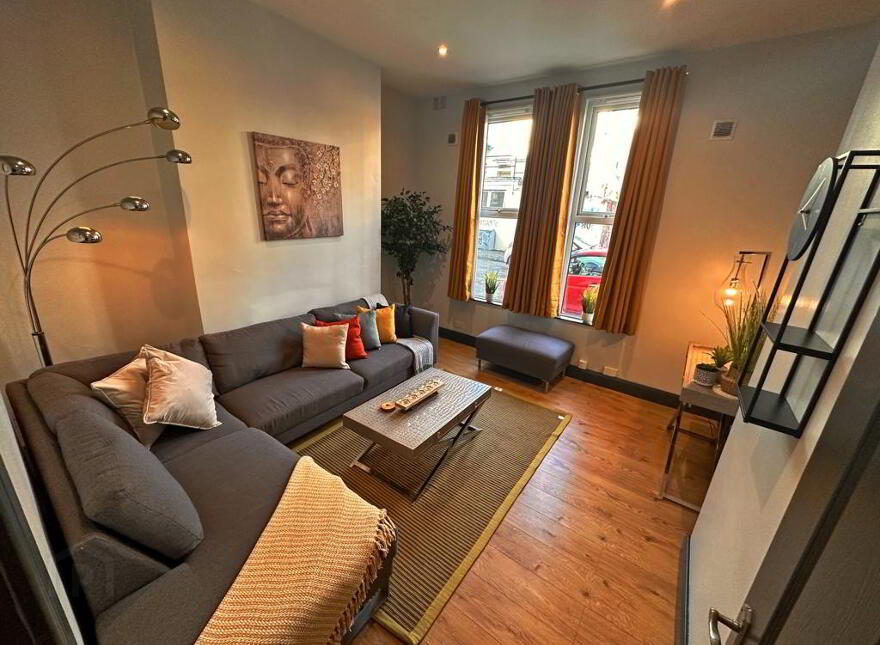 Apartment For Rent, 38 Lawrence St, Belfast, BT7 1LF