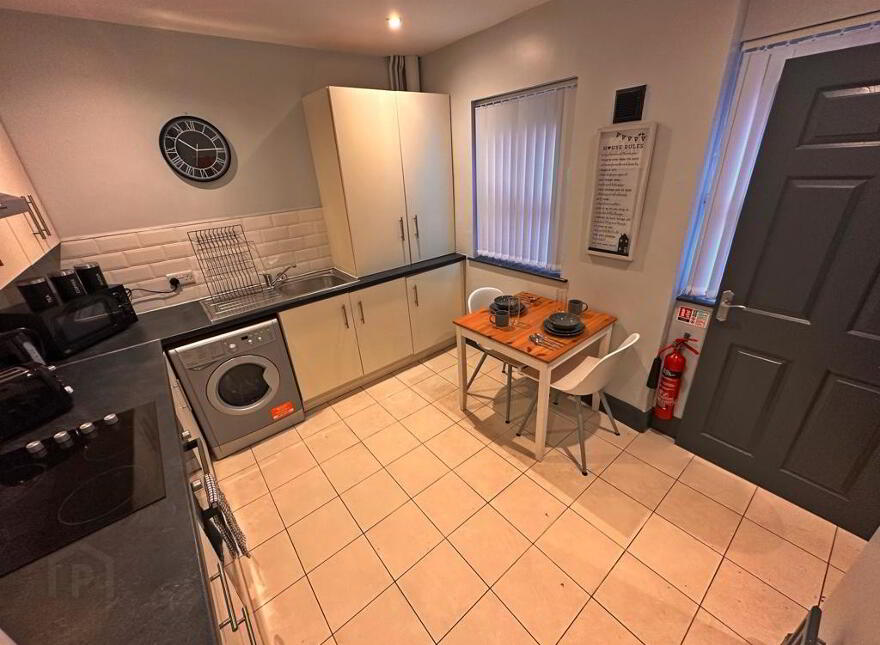 Apartment For Rent, 38 Lawrence St, Belfast, BT7 1LF