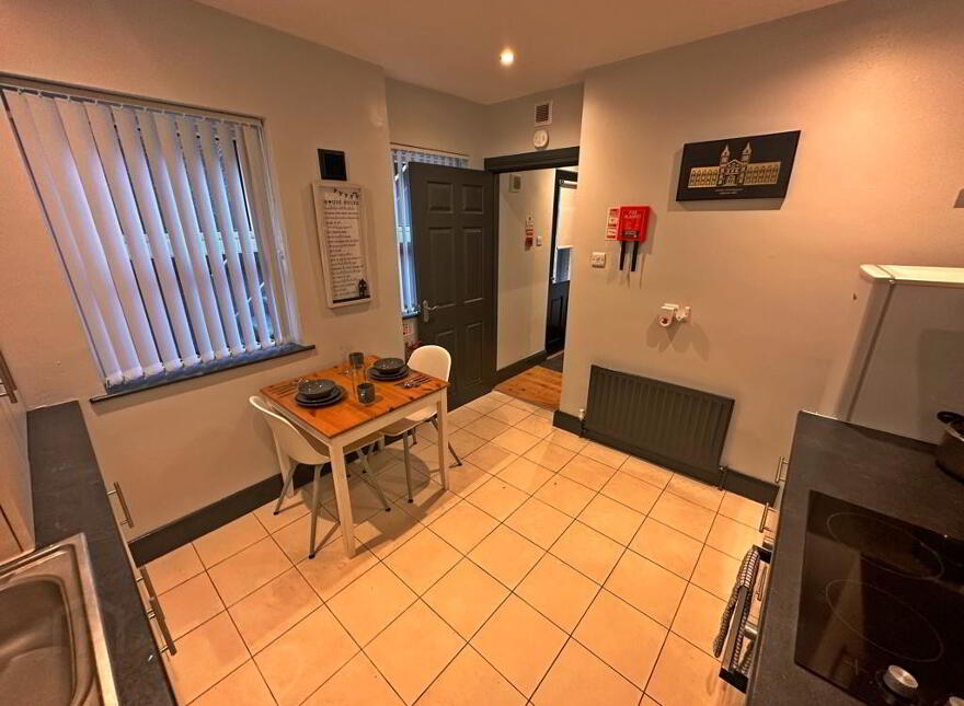 Apartment For Rent, 38 Lawrence St, Belfast, BT7 1LF