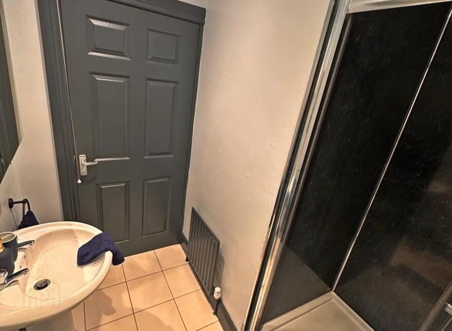 Apartment For Rent, 38 Lawrence St, Belfast, BT7 1LF