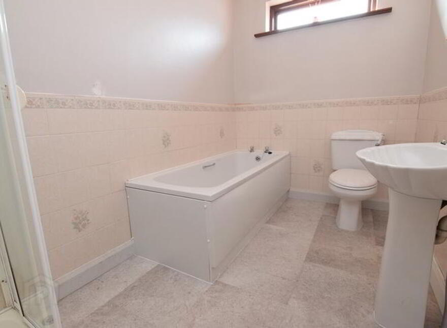 Castle Road, Raphoe, F93N5K6