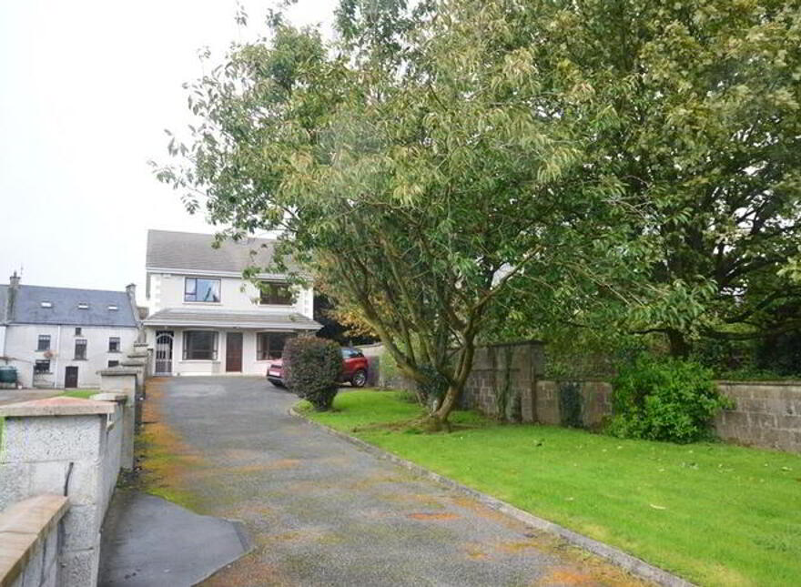Castle Road, Raphoe, F93N5K6
