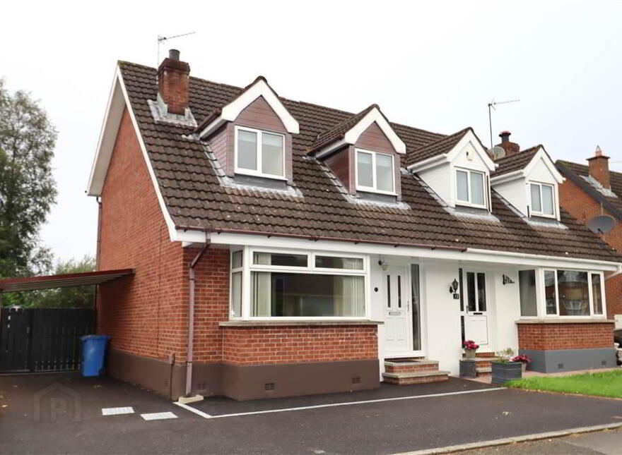 14 Moorland Park, Lisburn, BT28 2XT photo