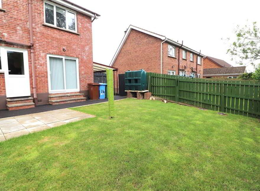 14 Moorland Park, Lisburn, BT28 2XT