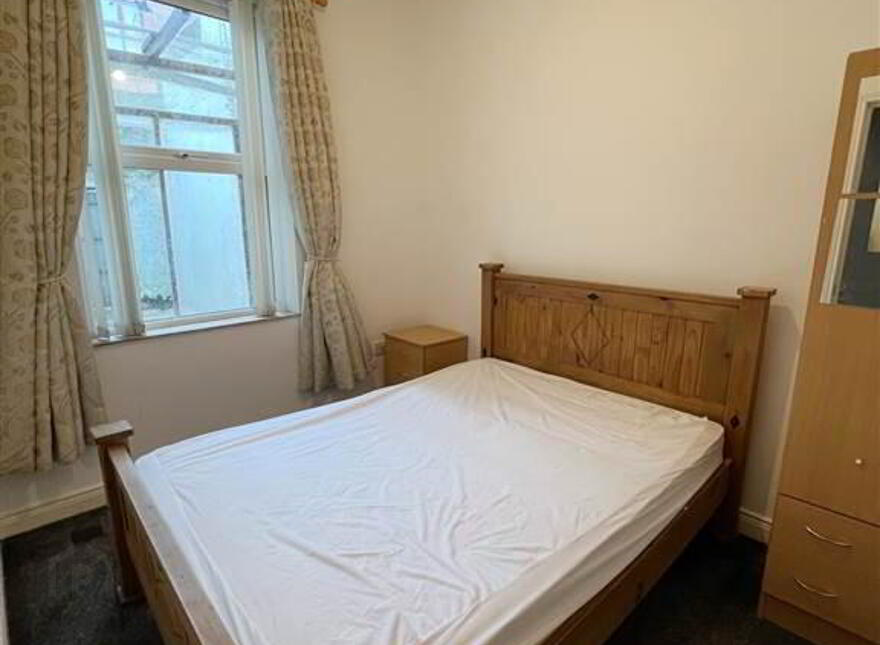 4 Fitzroy Avenue, Flat 1, ** Superb One Bedroom Apartment **, Belfast, BT7 1HW