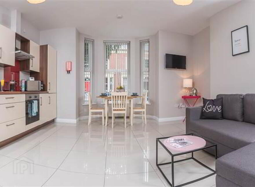 Apartment 4 90 University Street Botanic Avenue -, Belfast, BT7 1HP