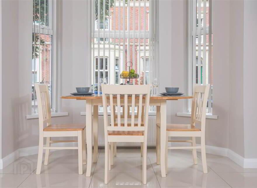 Apartment 4 90 University Street Botanic Avenue -, Belfast, BT7 1HP