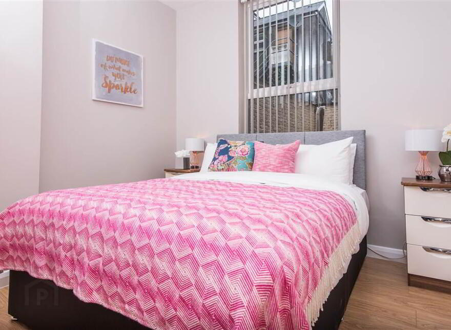 Apartment 4 90 University Street Botanic Avenue -, Belfast, BT7 1HP