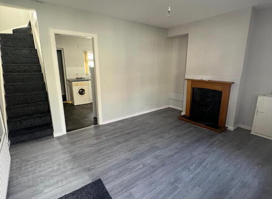 25 Glenvarlock Street, Belfast, BT5 5GS photo