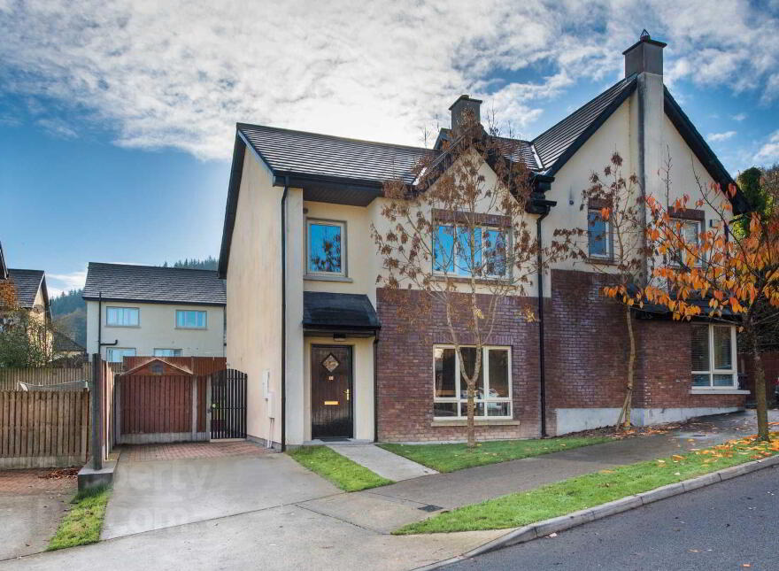 39 Castle Heights, Carrickbeg, Carrick-On-Suir, E32XY89 photo