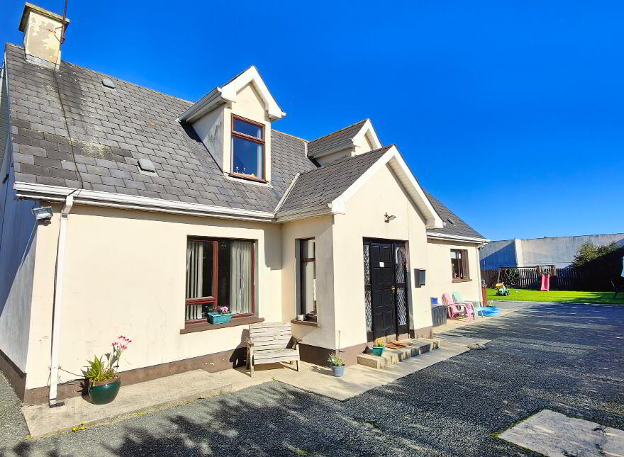 26 Dunnaval Road, Kilkeel, BT34 4JT
