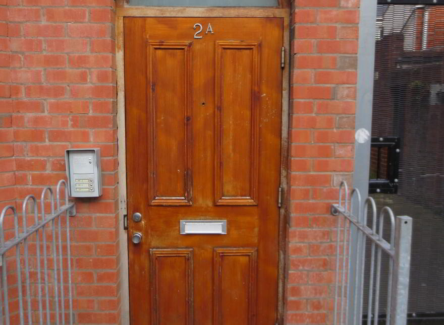 Great Apartment, 2A Carmel Street, Queens Quarter!, Belfast, BT7 1GY