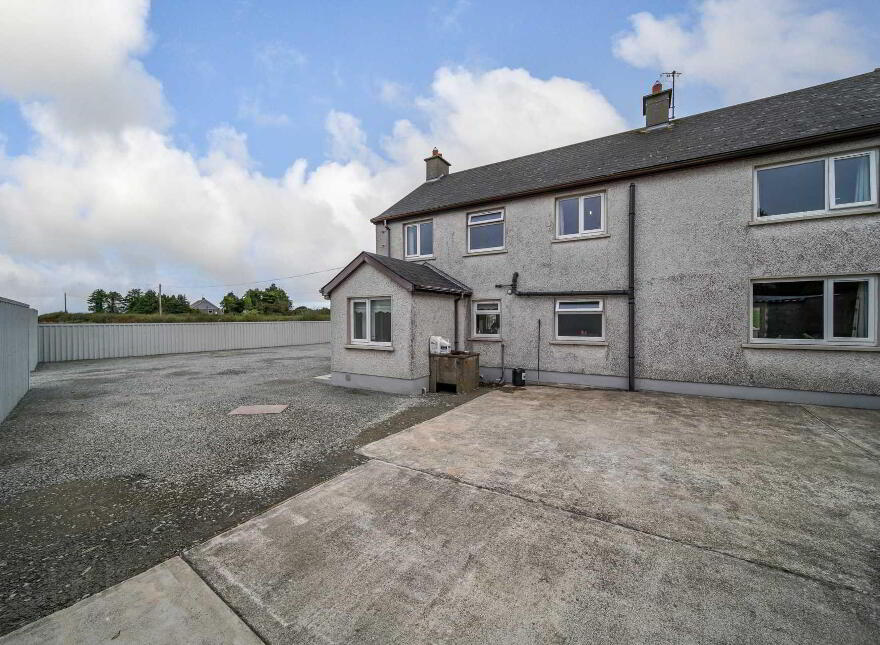 Dunduffsfort, Manorcunningham, F92HF83