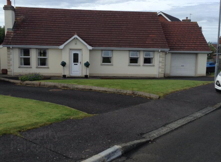 STUDENT LET 2025-26, 8 Mill Cottages, Portstewart, BT55 7GB photo