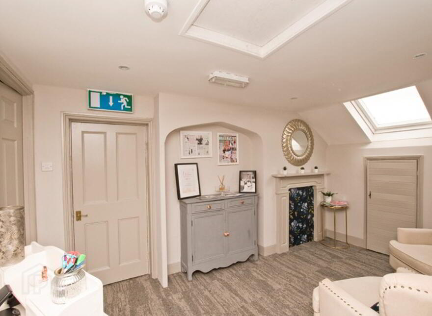 Kings House, 39-41 High Street, Holywood, BT18 9AB