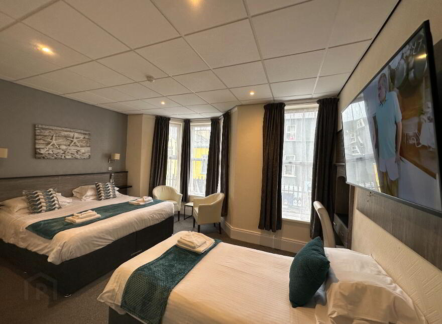 3 Star Hotel - The Port Hotel, 53-57 Main Street, Portrush, BT56 8BN