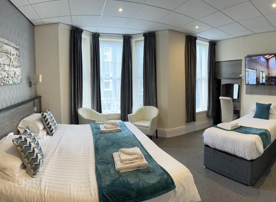 3 Star Hotel - The Port Hotel, 53-57 Main Street, Portrush, BT56 8BN