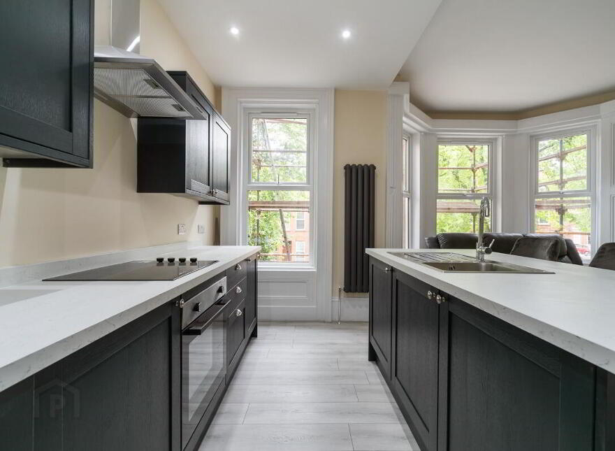 Apt 2, 112 Eglantine Avenue, Belfast, BT9 6EU