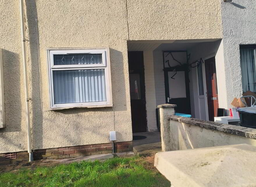 18 Innis Avenue, Rathcoole, Newtownabbey, BT37 9EZ
