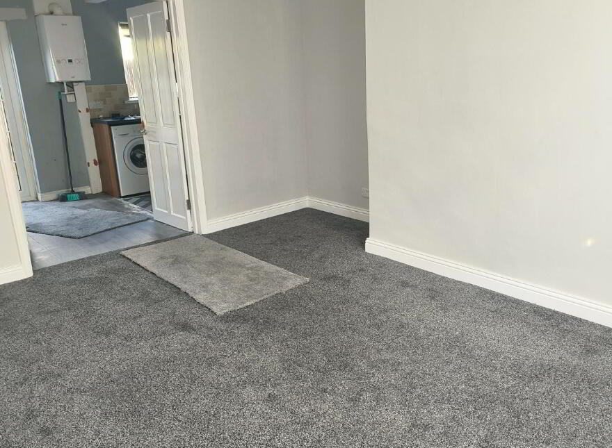 18 Innis Avenue, Rathcoole, Newtownabbey, BT37 9EZ