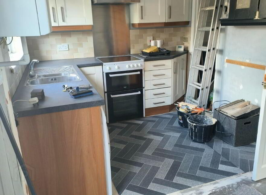 18 Innis Avenue, Rathcoole, Newtownabbey, BT37 9EZ