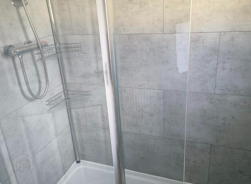 18 Innis Avenue, Rathcoole, Newtownabbey, BT37 9EZ