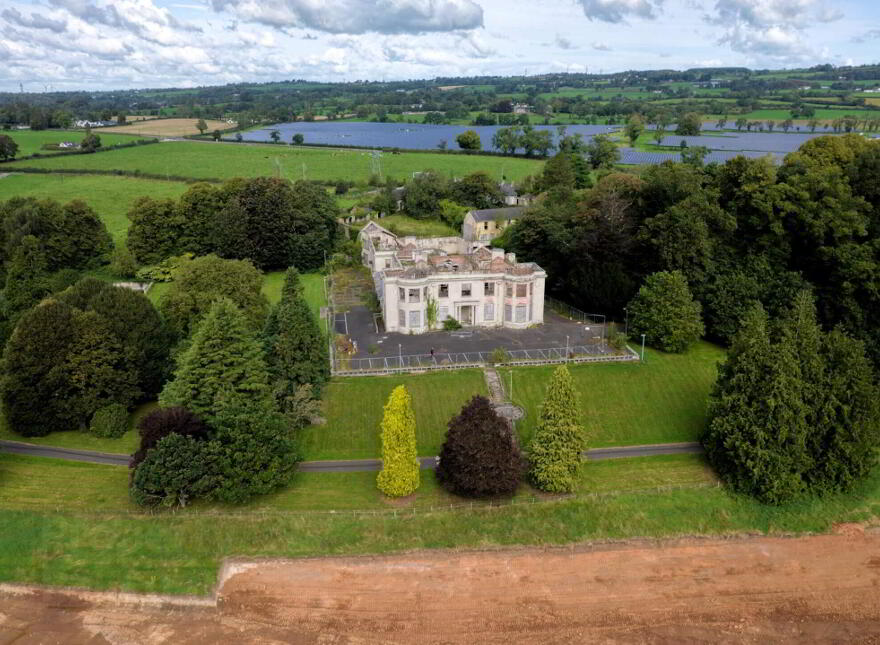 Lissue House, Ballinderry Road, Lisburn, BT28 2YG photo