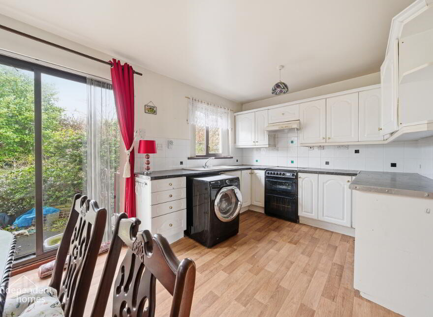 24 Bessfield Close, Carrickfergus, BT38 7BW