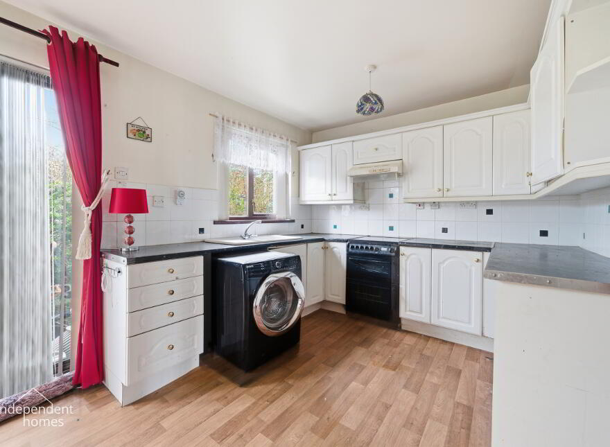 24 Bessfield Close, Carrickfergus, BT38 7BW