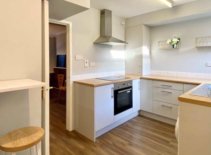 75 Donegall Avenue, Belfast, BT12 6LS