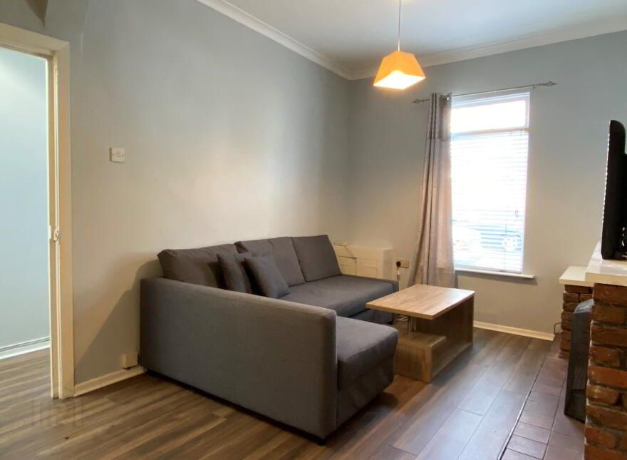 75 Donegall Avenue, Belfast, BT12 6LS