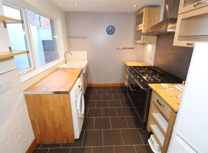 230 Beersbridge Road, Belfast, BT5 4RZ