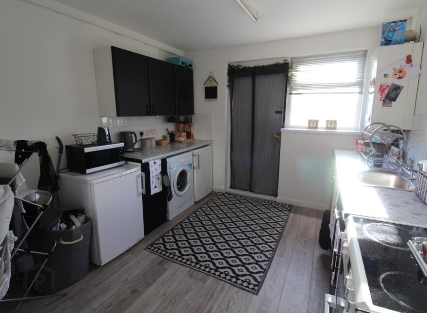 163&163a Newtownards Rd, Belfast, BT4 1AB