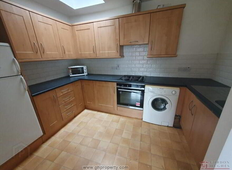 18 The Archway, Bridge Street, Carrick On Shannon, N41XA03