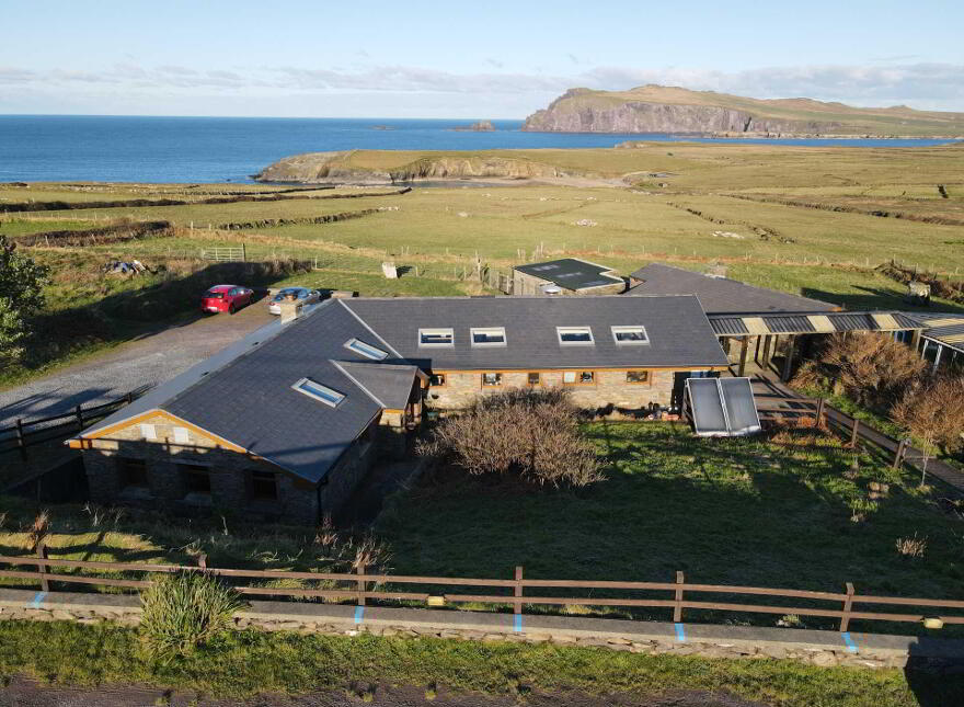 Tigh Aine, Ballyferriter