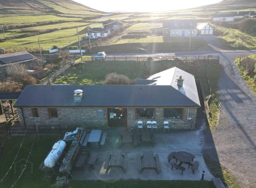 Tigh Aine, Ballyferriter