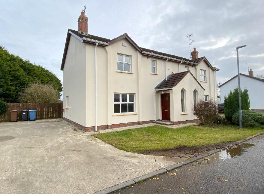 44 Castle Oak, Castledawson, Magherafelt, BT45 8RX photo