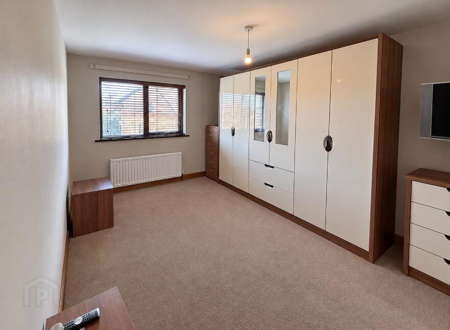 114 Laurelgrove Dale, Belfast, BT8 6ZF